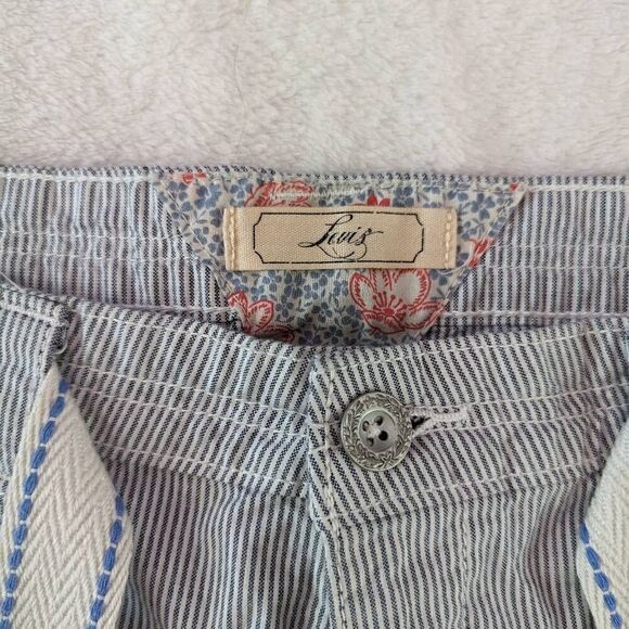 Levi's Belted Striped Shorts - Picture 7 of 10